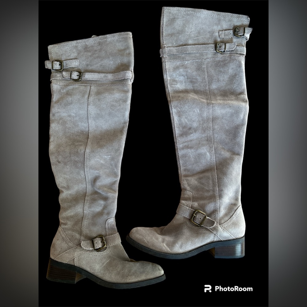 Marc Fisher tan knee tan boots size 7. 5 M